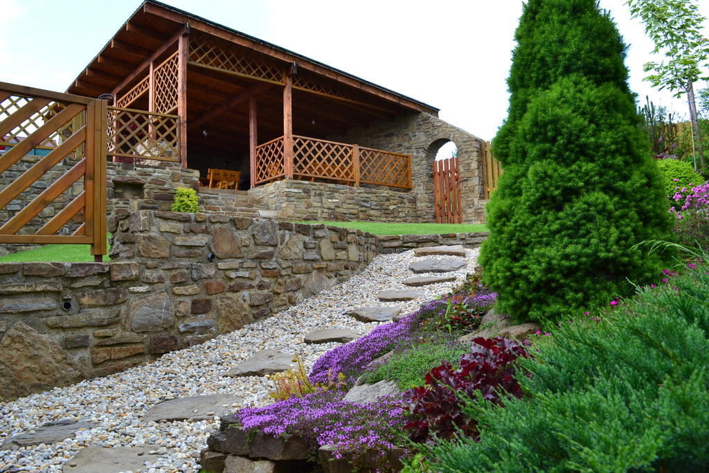 Privat Julia Hotel Vrbov Exterior photo