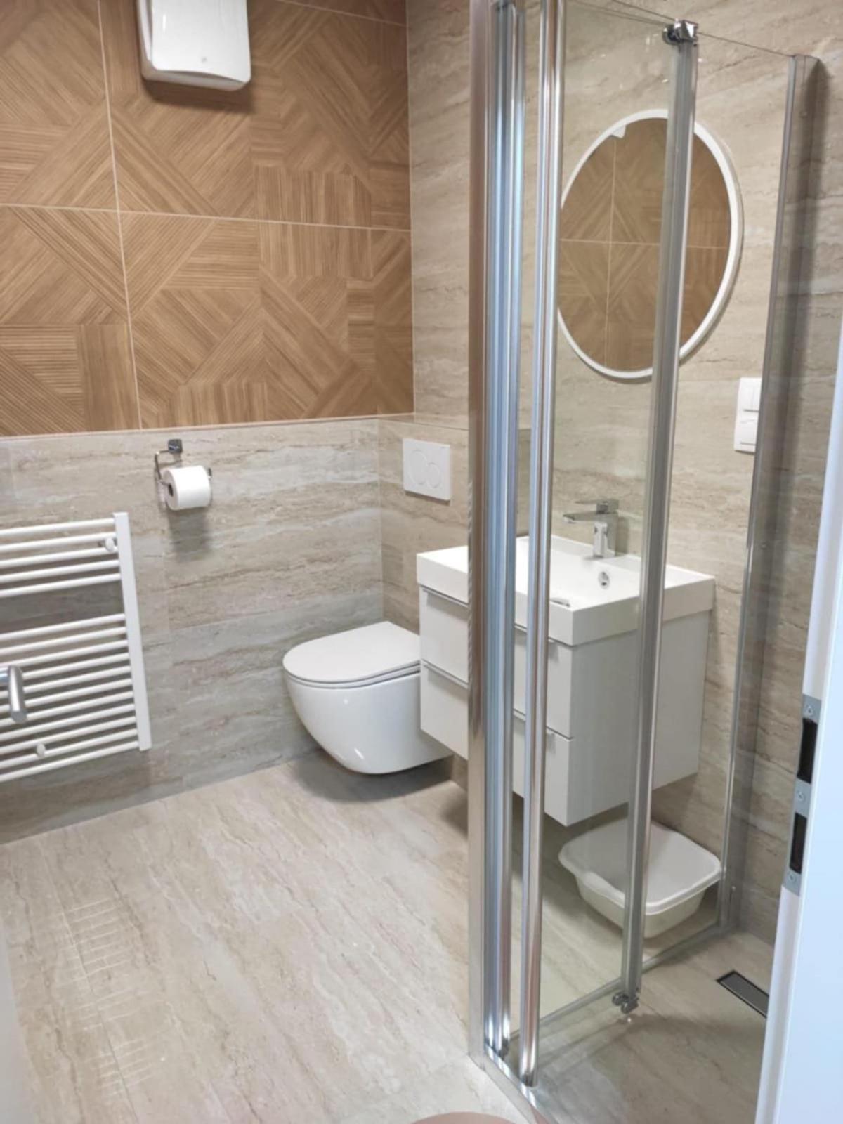 Privat Julia Hotel Vrbov Exterior photo